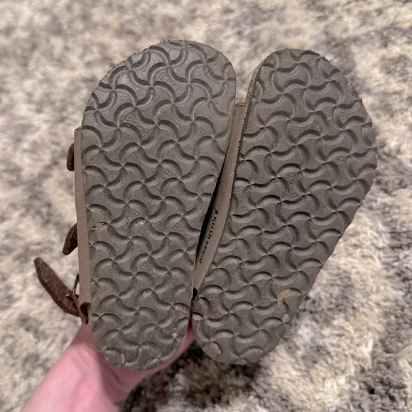GUC Toddler Birkenstocks Size 24 (or 8 in US) - Picture 4 of 5